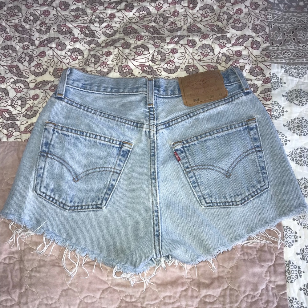 High-Wasted Levi’s